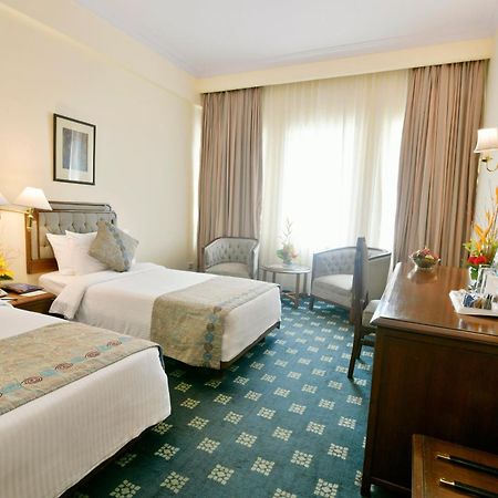 Peerless Hotel Calcutta Extérieur photo