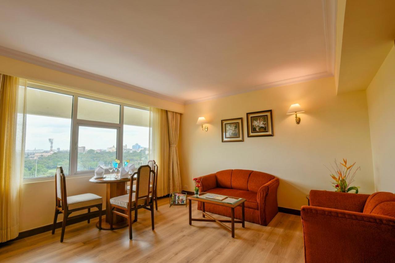 Peerless Hotel Calcutta Extérieur photo
