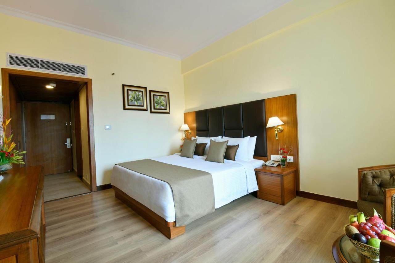 Peerless Hotel Calcutta Extérieur photo