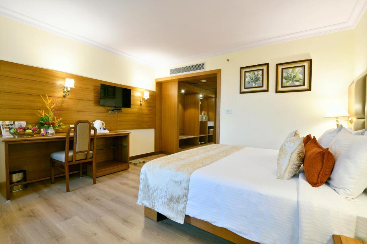 Peerless Hotel Calcutta Extérieur photo