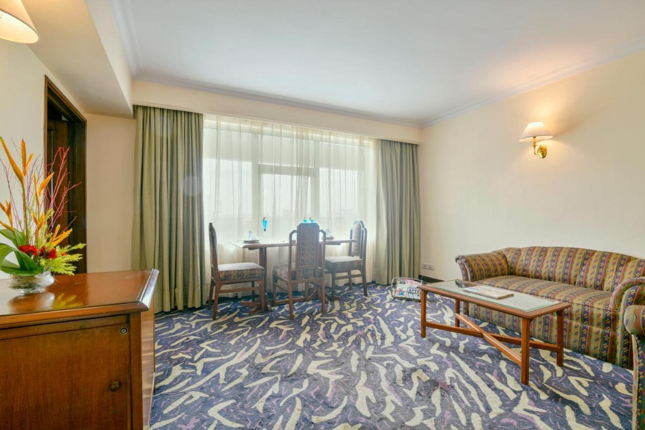 Peerless Hotel Calcutta Extérieur photo