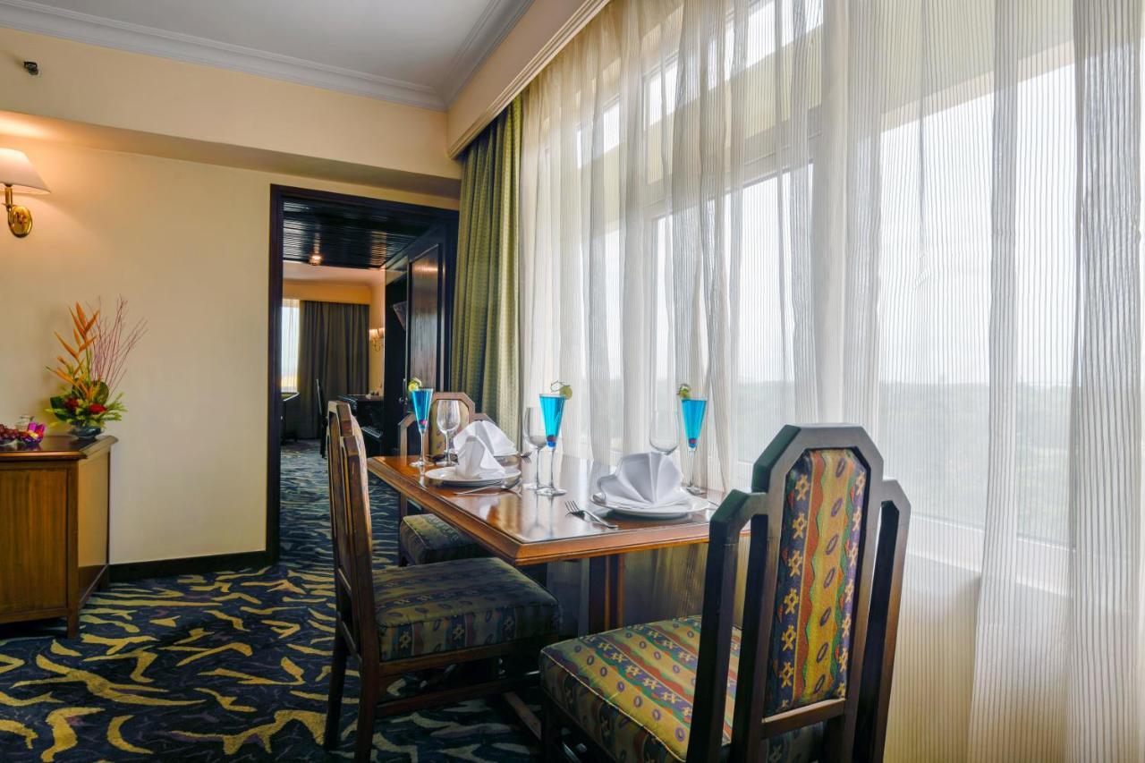 Peerless Hotel Calcutta Extérieur photo
